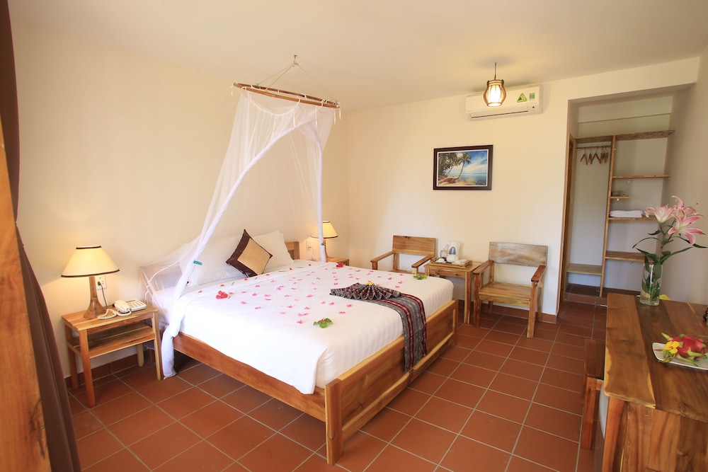 Standard Room, Garden View