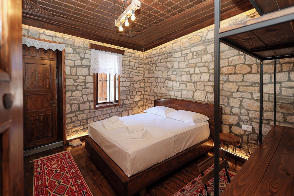Traditional Double Room, River View