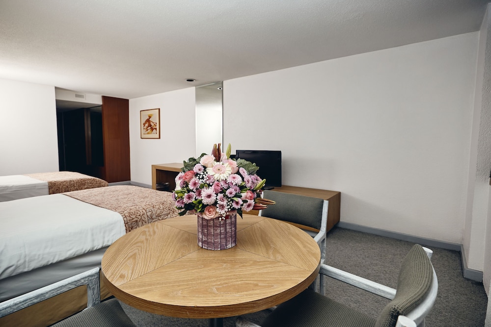Standard Room, 2 Double Beds, City View photo 1