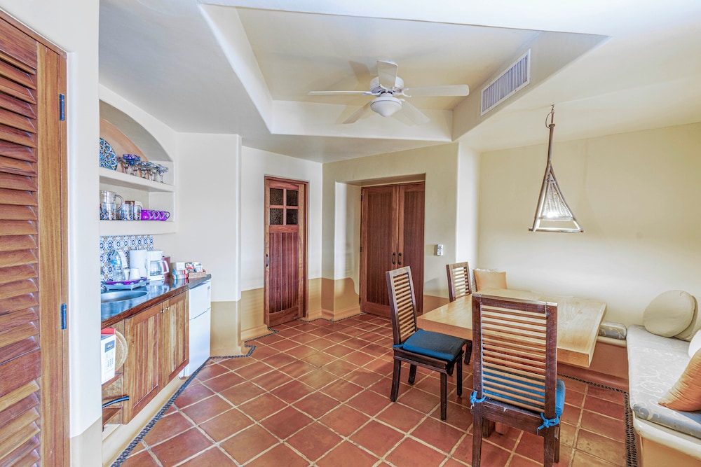 2 BEDROOM 1KG 1TWN 1DOUBLE SUITE PLUNGE POOL - Photo 8