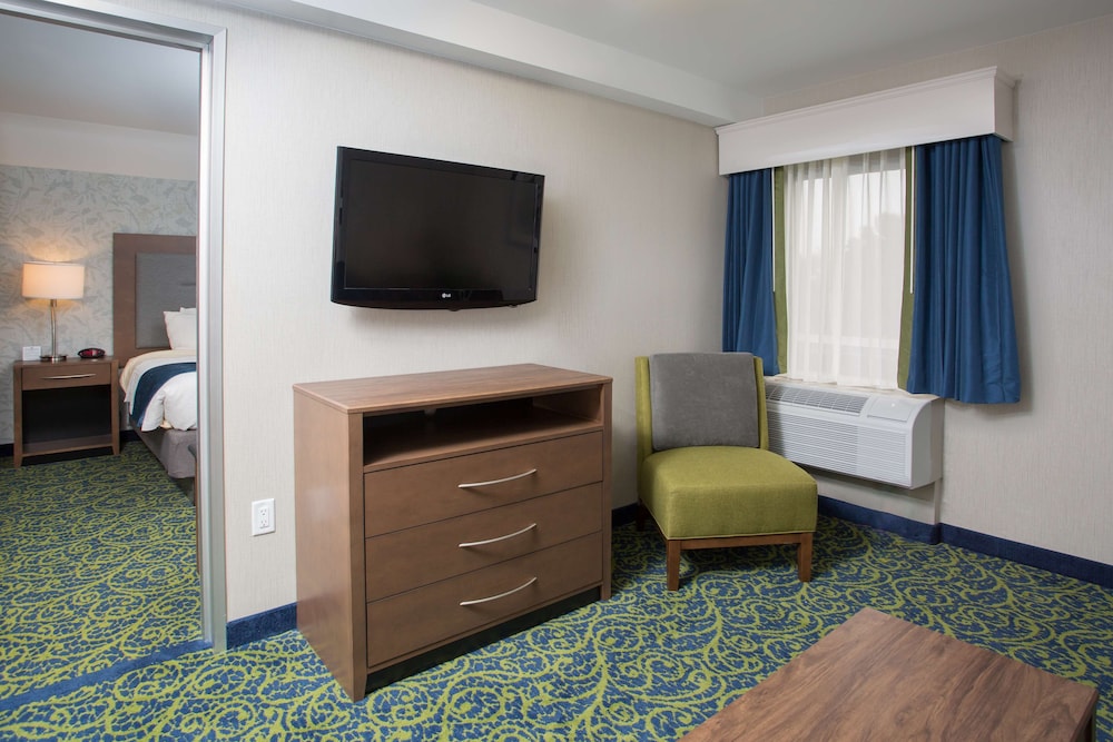 Suite, 1 King Bed, Non Smoking, Kitchen (Oversized Room, Full Kitchen) photo 1