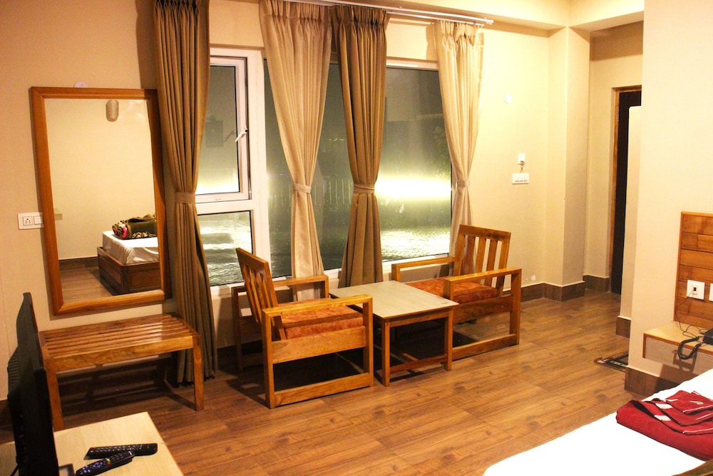 Super Deluxe Room - Photo 10