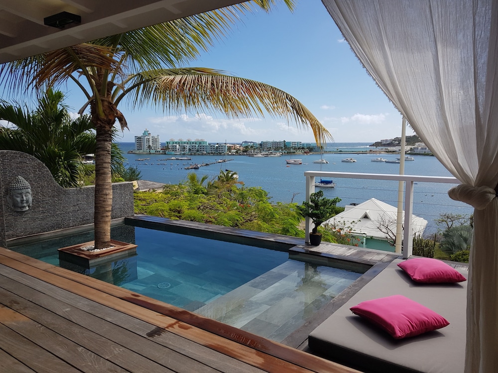 Exclusive Cottage, Private Pool, Ocean View (1 or 2 Bedroom for 2 to 4 Guests)