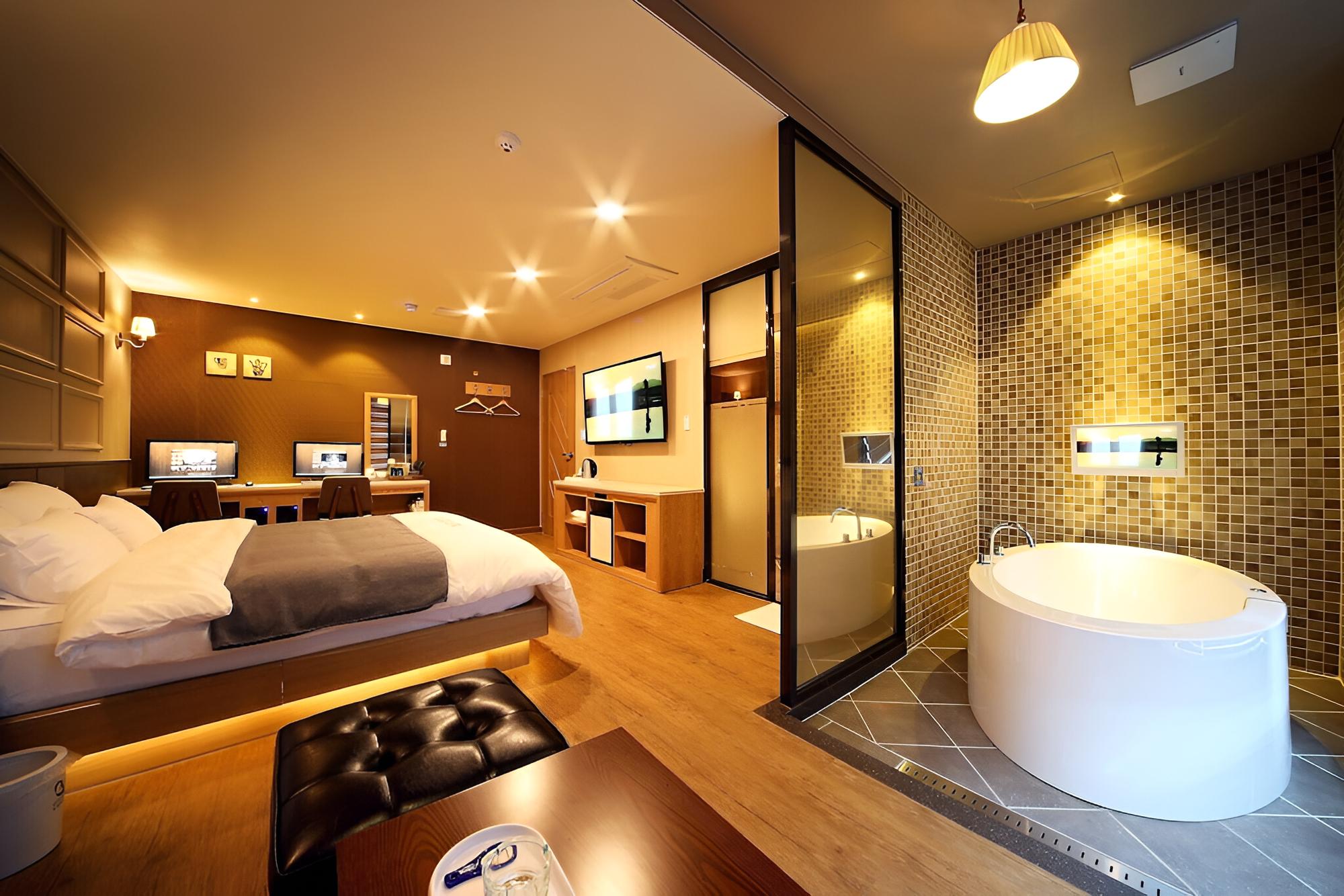Room (VIP (Spa Terrace Netflix Available Hi) photo 3