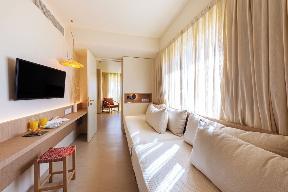 Premium Suite - Photo 3