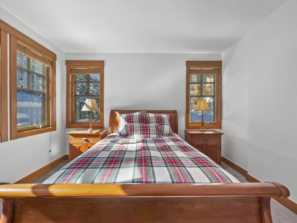 Townhome, 4 Bedrooms photo 3