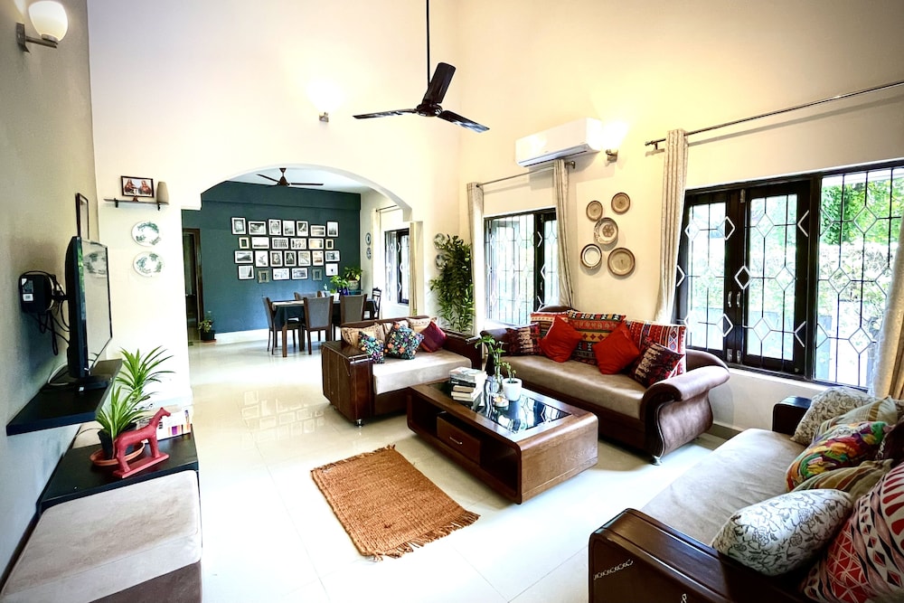 Luxury Villa photo 3