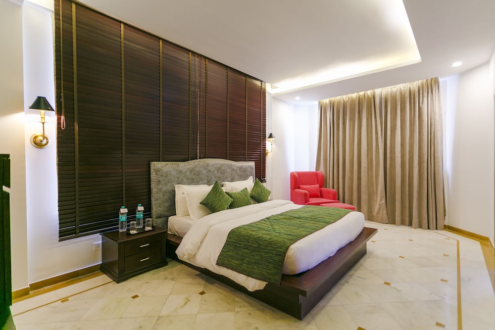 Presidential Suite, Ensuite photo 1