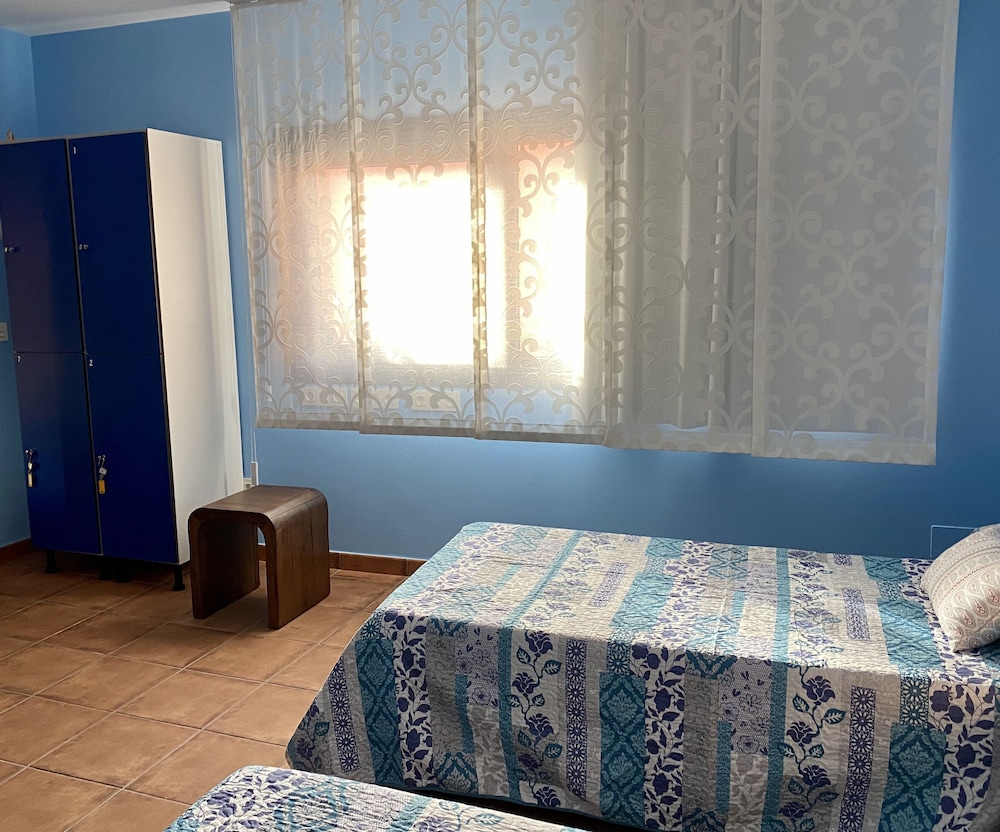 Double Room, 3 Twin Beds, Private Bathroom