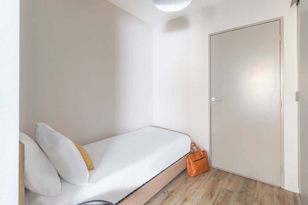 Apartment, 2 Bedrooms - Photo 4