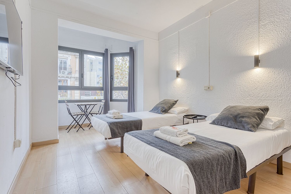 Habitación Doble Básica, 2 Camas Individuales, No Fumadores, Vista a la Ciudad