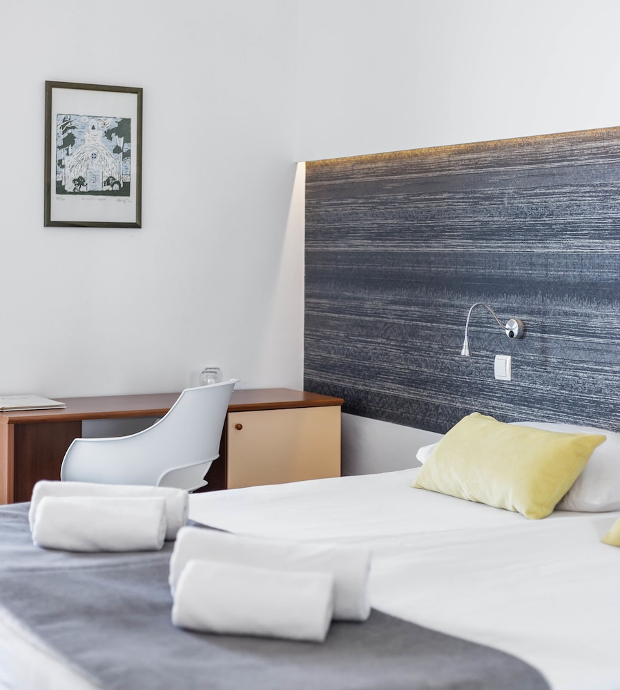 Economy Room, Balcony - Photo 4
