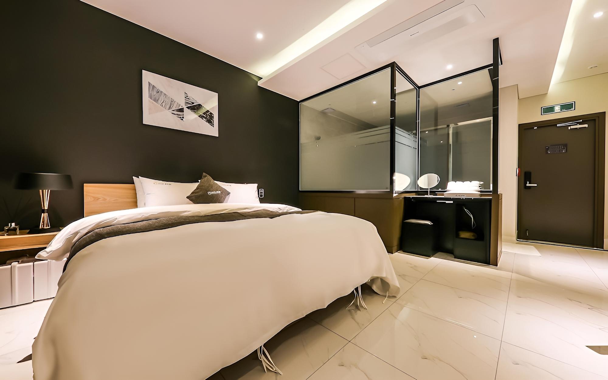 Room (Standard room) - Photo 9