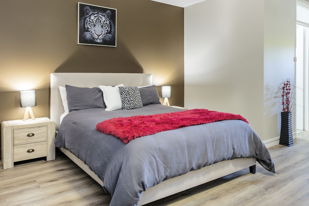 Studio Apartment photo 1