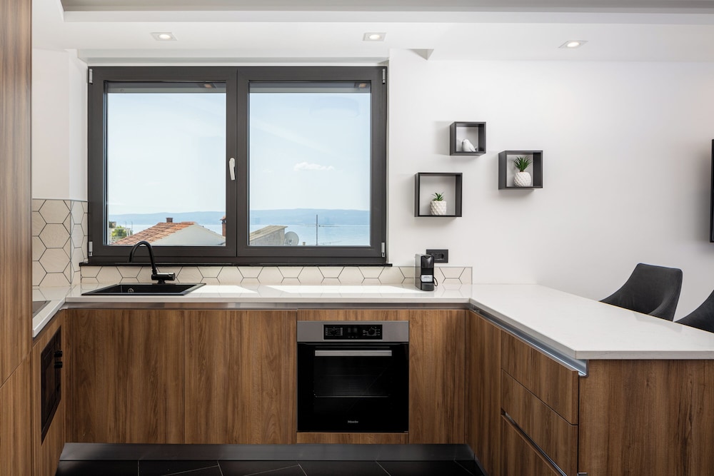 Superior Apartment, 2 Bedrooms, Partial Sea View, Beachfront