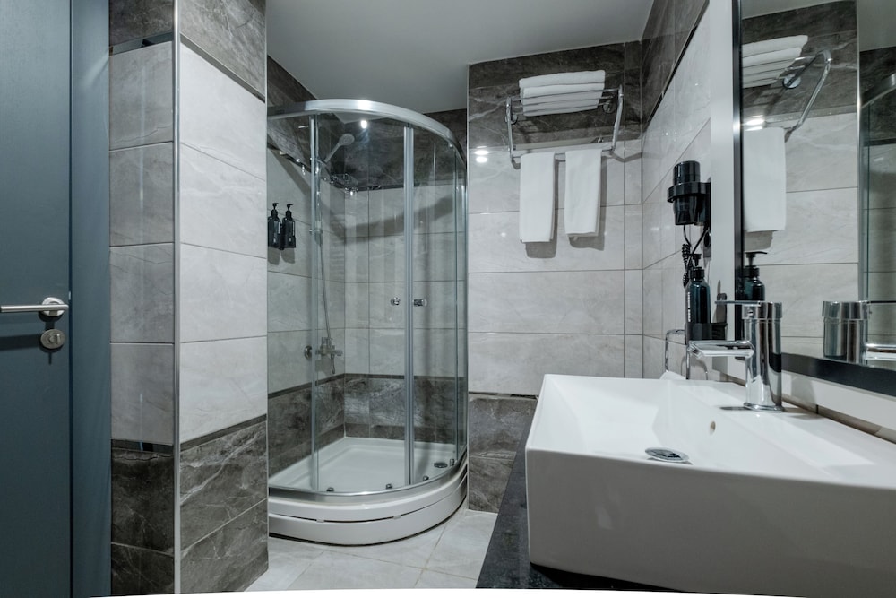 Standard Twin Room - Photo 2