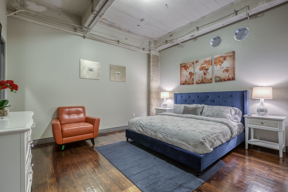 Luxury Apartment, 2 Bedrooms, City View, Executive Level photo 2