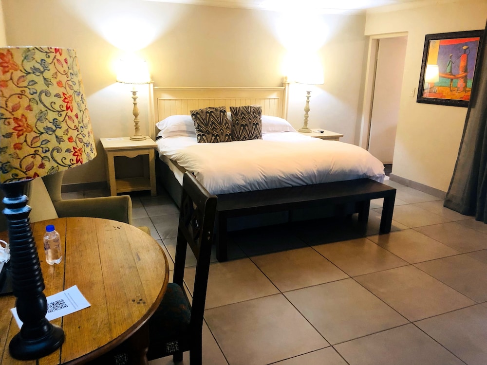 Executive Room - Photo 5