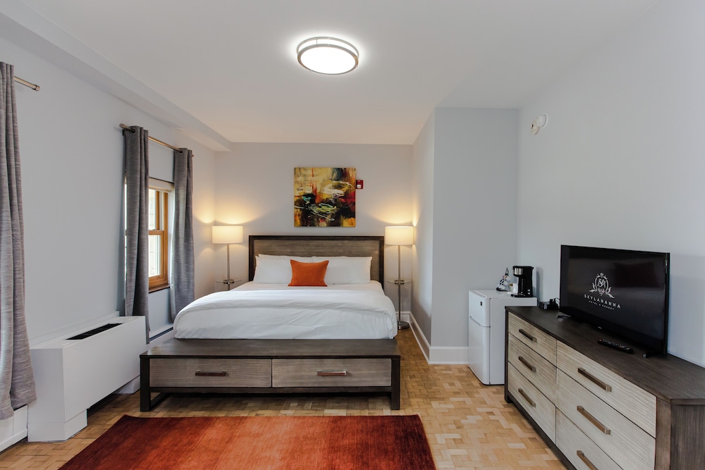 Room - Photo 1