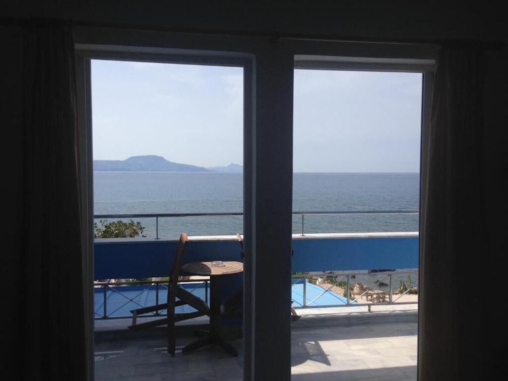 Premium Studio, Sea View, Beachfront photo 3