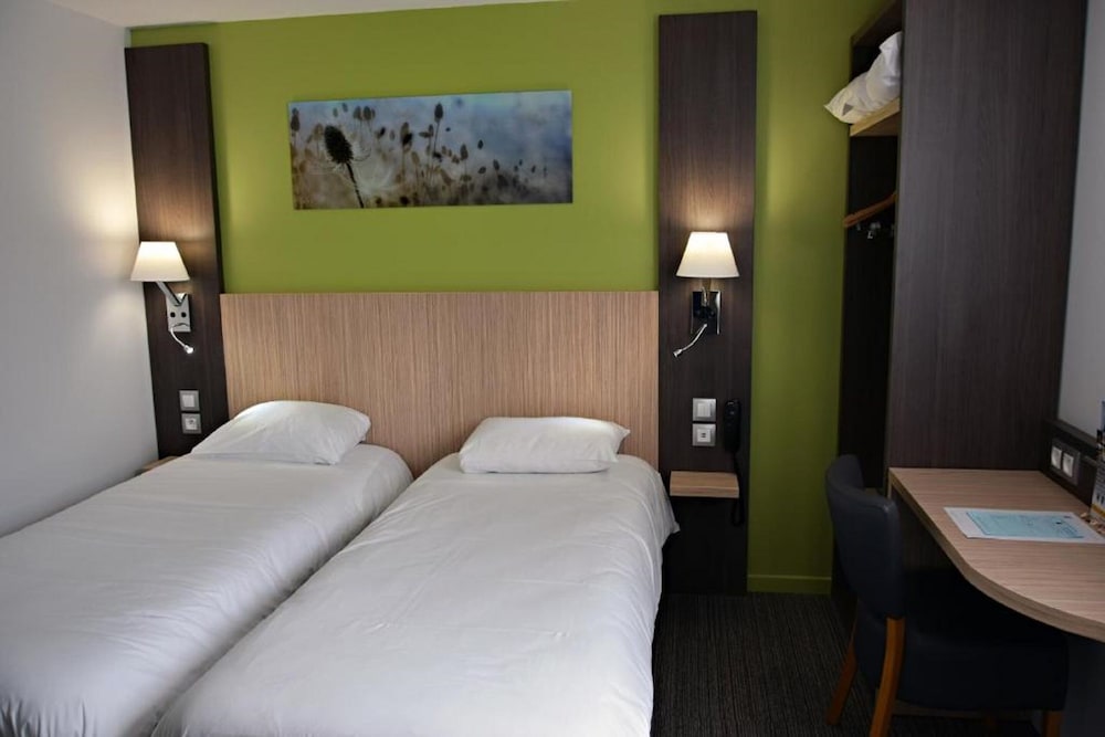Twin Room - Photo 2