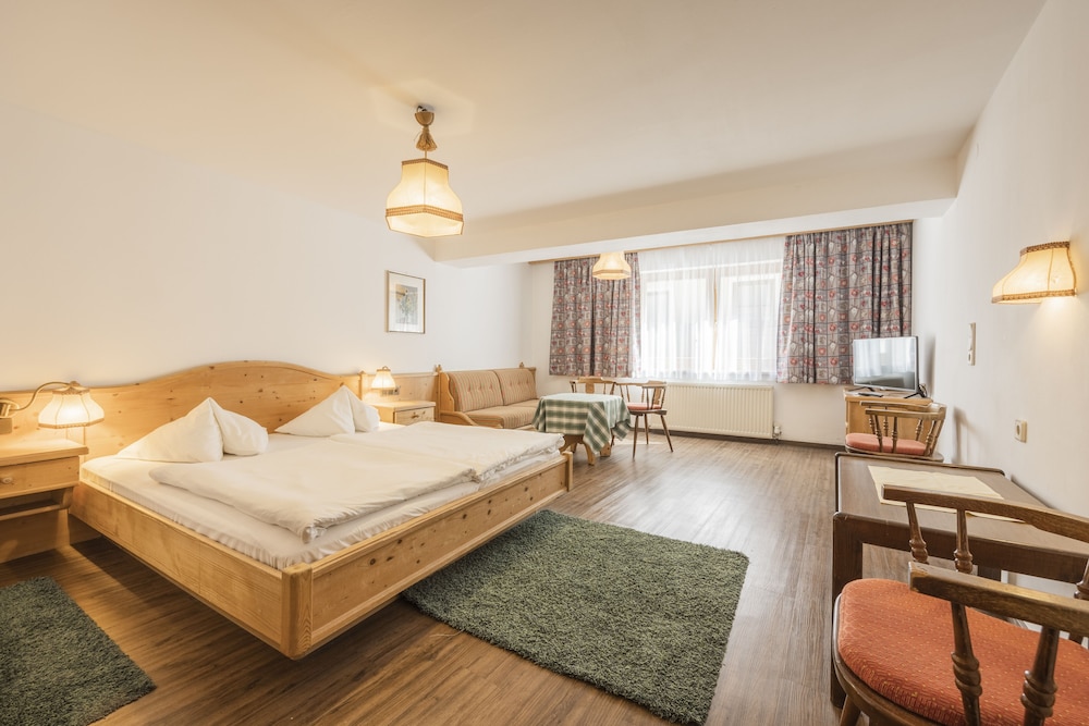 Comfort Double Room (Flieder) photo 1