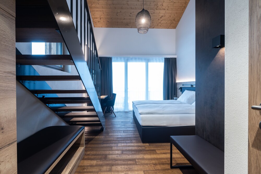 Panoramic Room, Balcony - Photo 5
