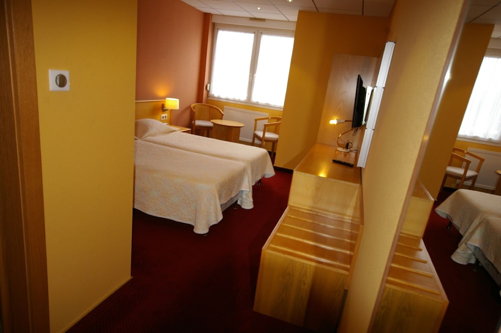 Standard Twin Room photo 3