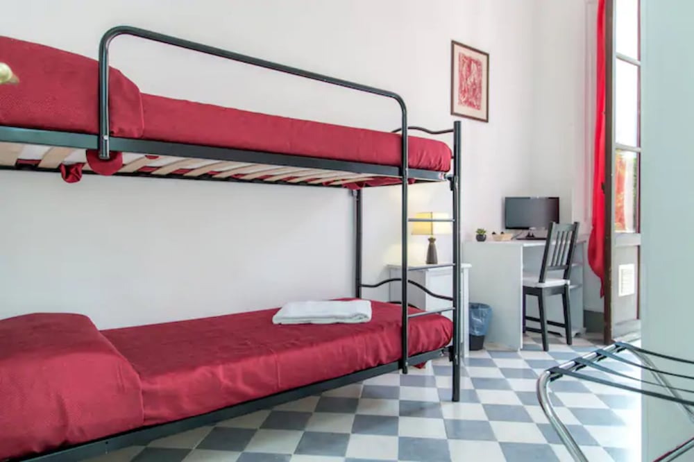 Twin Room, Shared Bathroom (Bunk Bed)