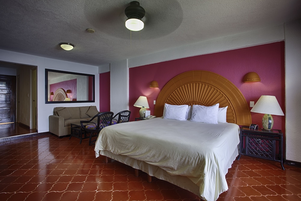 Studio Oceanfront King Size With Balcony And Sofa Bed