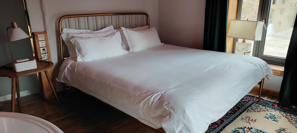 Luxury Double Room, Patio, Mountain View