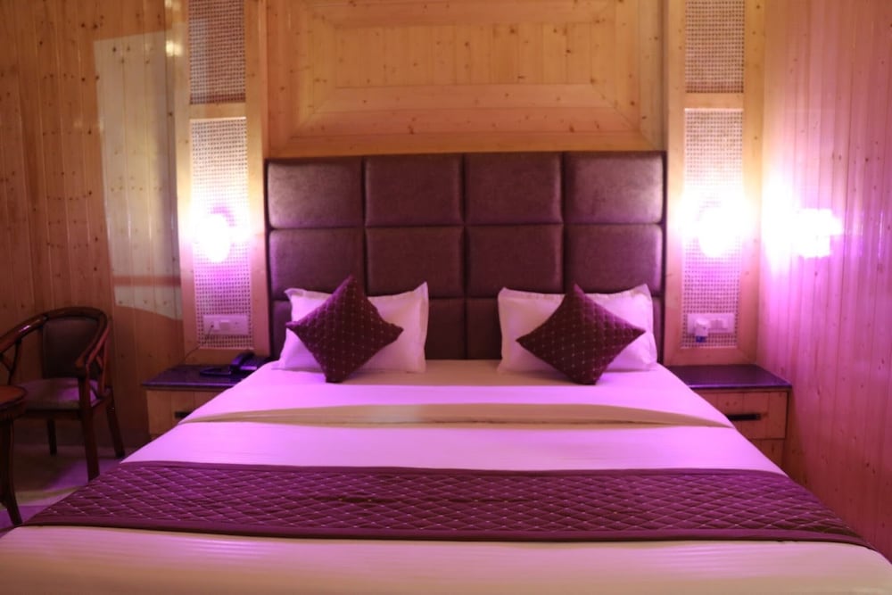 Deluxe Double Room, City View