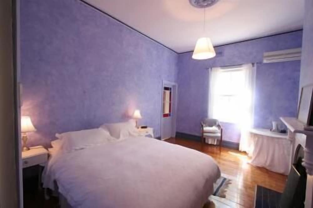 Queenbed Ensuite photo 2