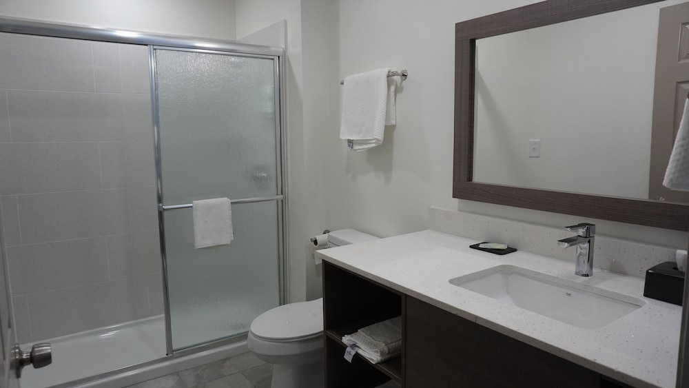 Standard Room, Multiple Beds, Non Smoking - Photo 2