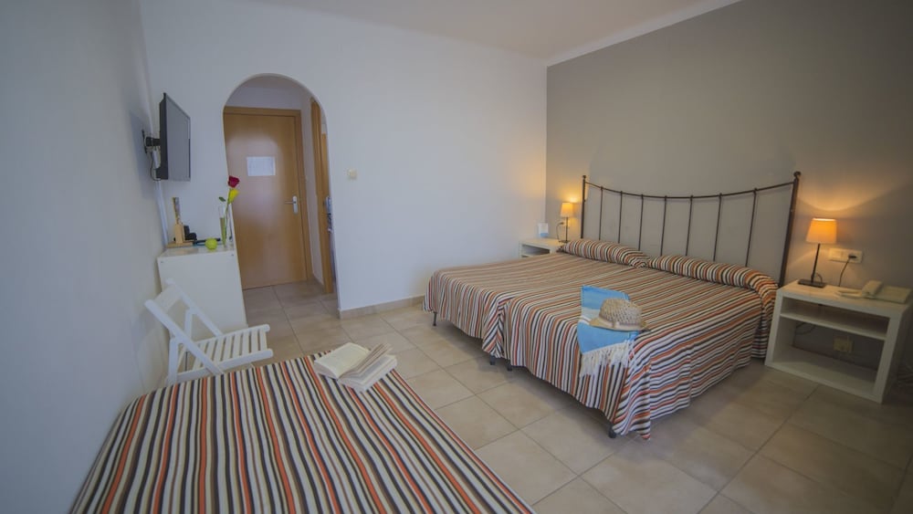 Double Room, 1 Double or 2 Twin Beds - Photo 11