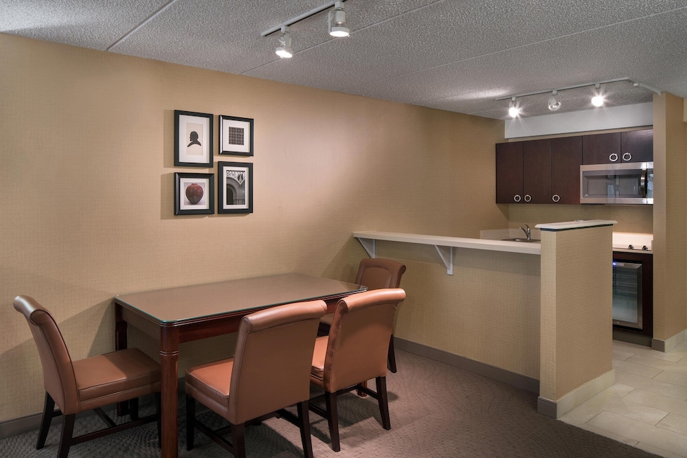 Studio, 1 King Bed, Kitchenette