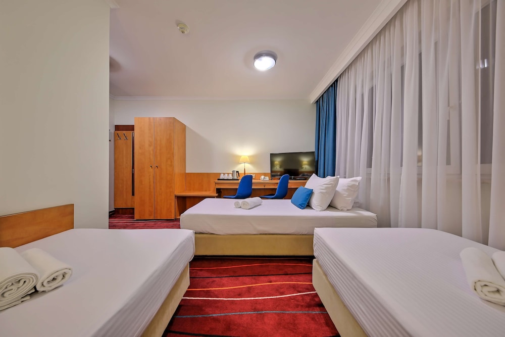 Luxury Room, 3 Twin Beds, Non Smoking - Photo 3
