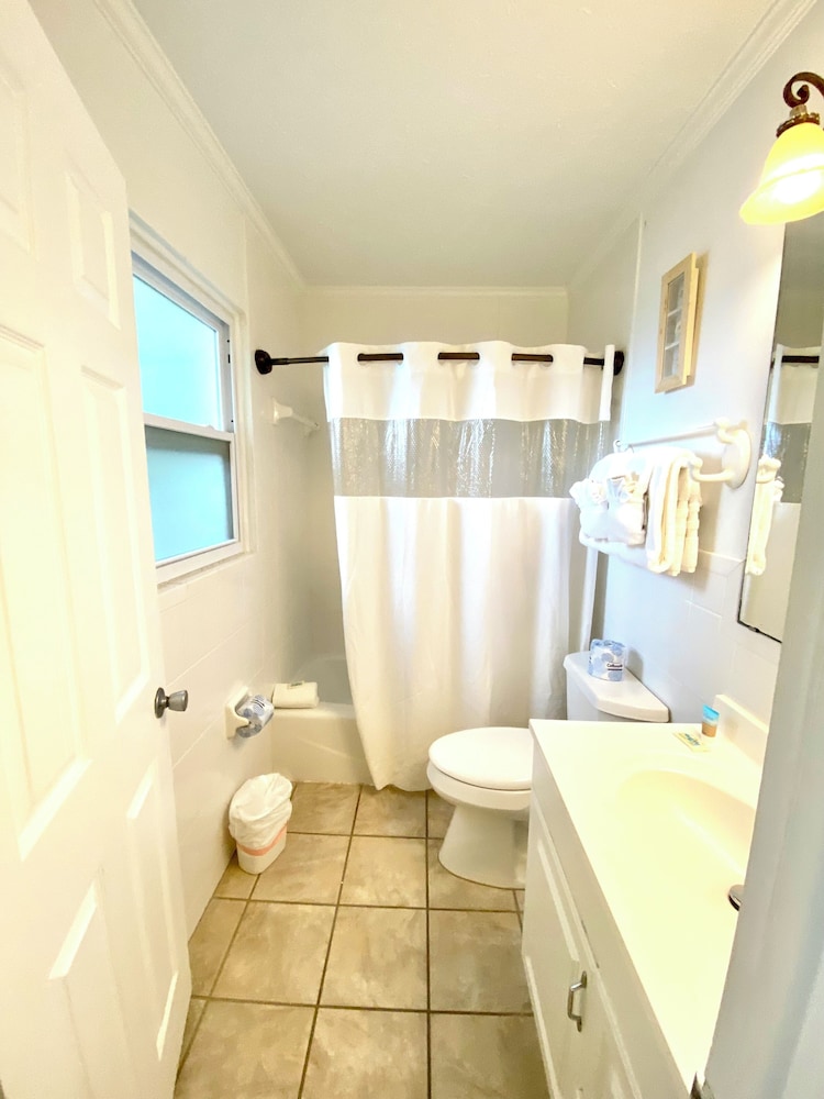 2 Bedroom Apartment Units #6 & #8 (at White Sands) photo 3