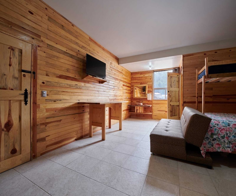 Family Quadruple Room photo 2