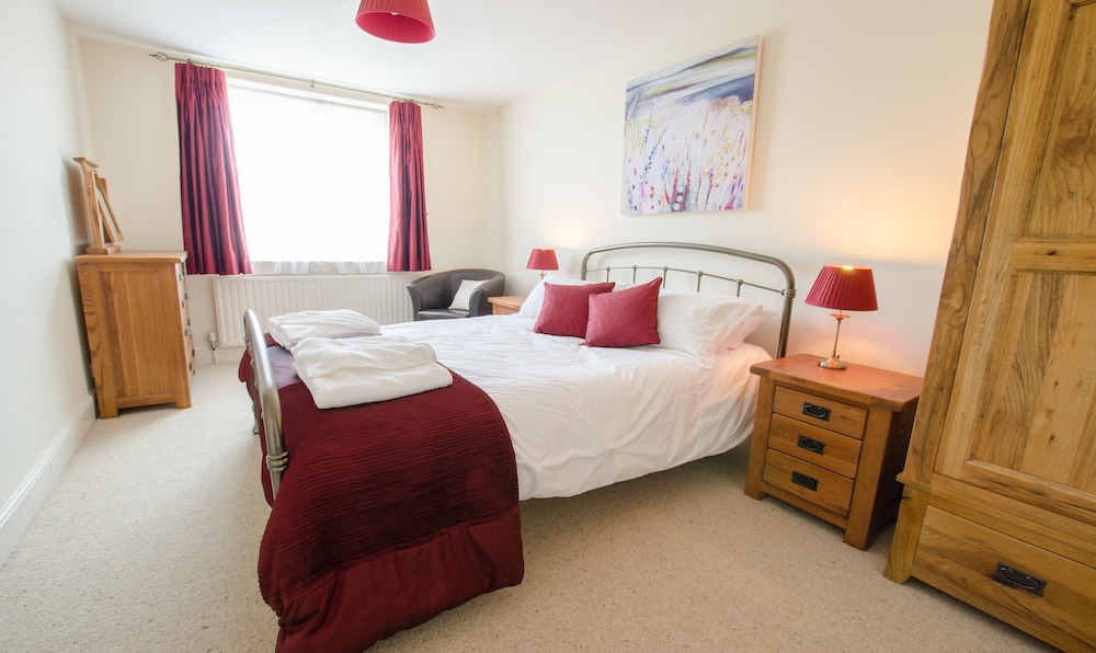 Cottage (4 Bedrooms) photo 2