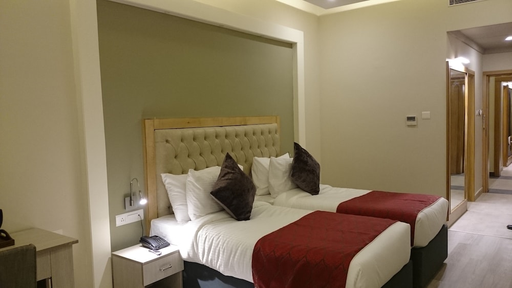 Basic Twin Room photo 3