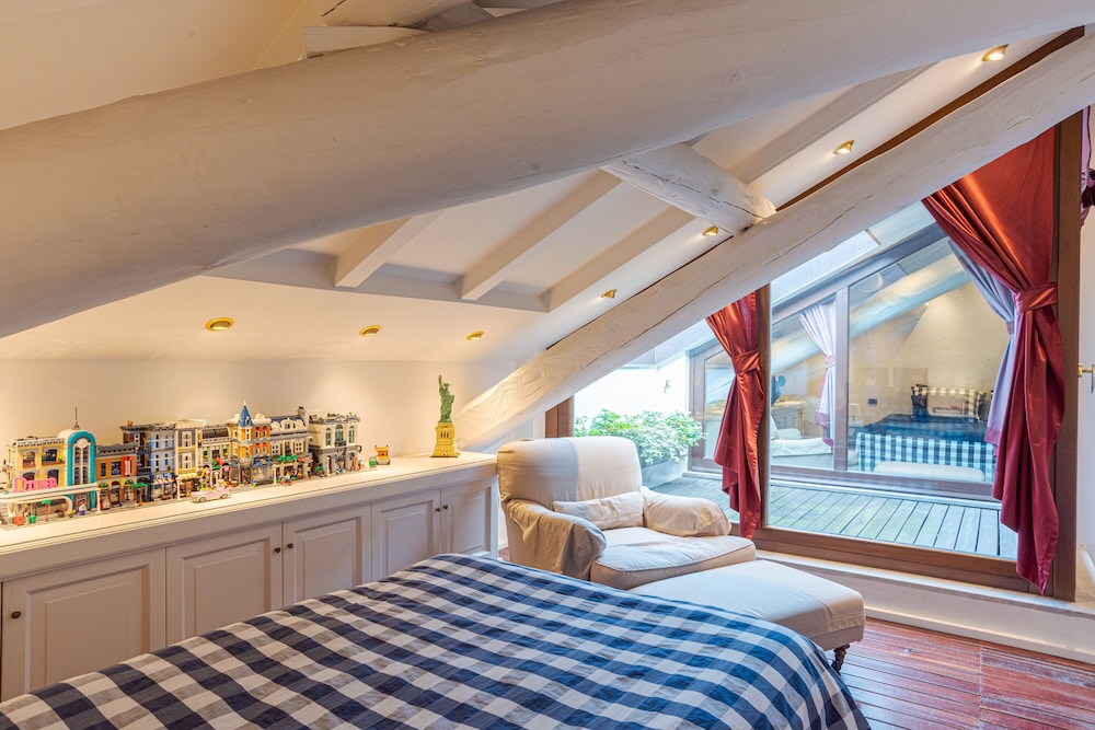 Honeymoon Apartment, 2 Bedrooms, 2 Bathrooms (Como Center Loft Apartment)