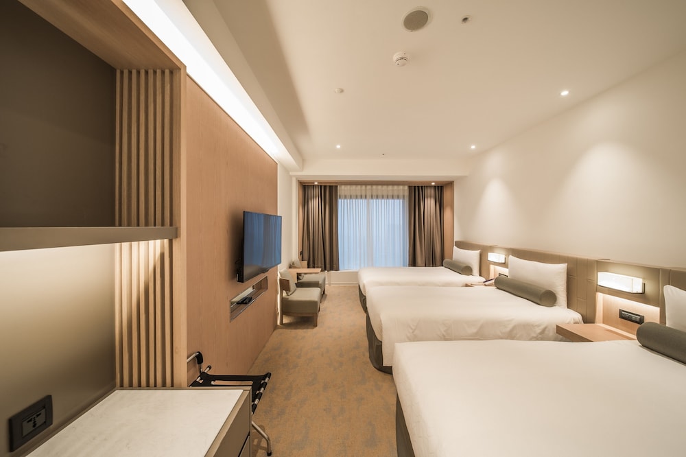 Family Room, 3 Twin Beds - Photo 3