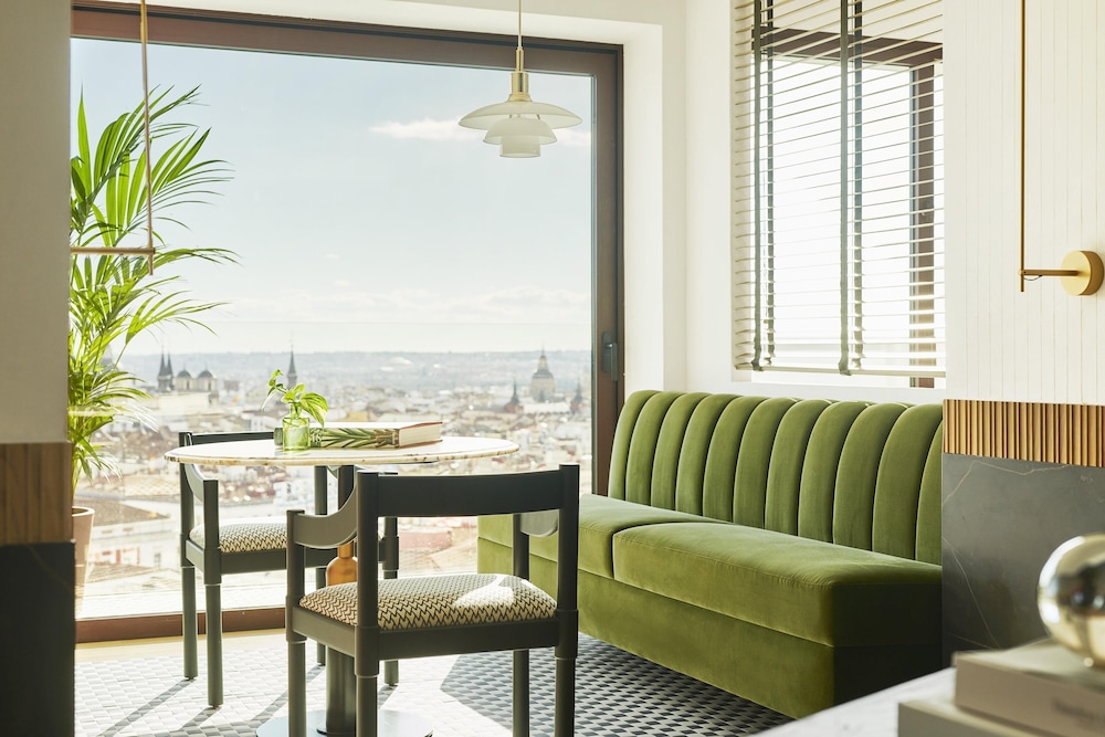 Suite (Penthouse) - Photo 17