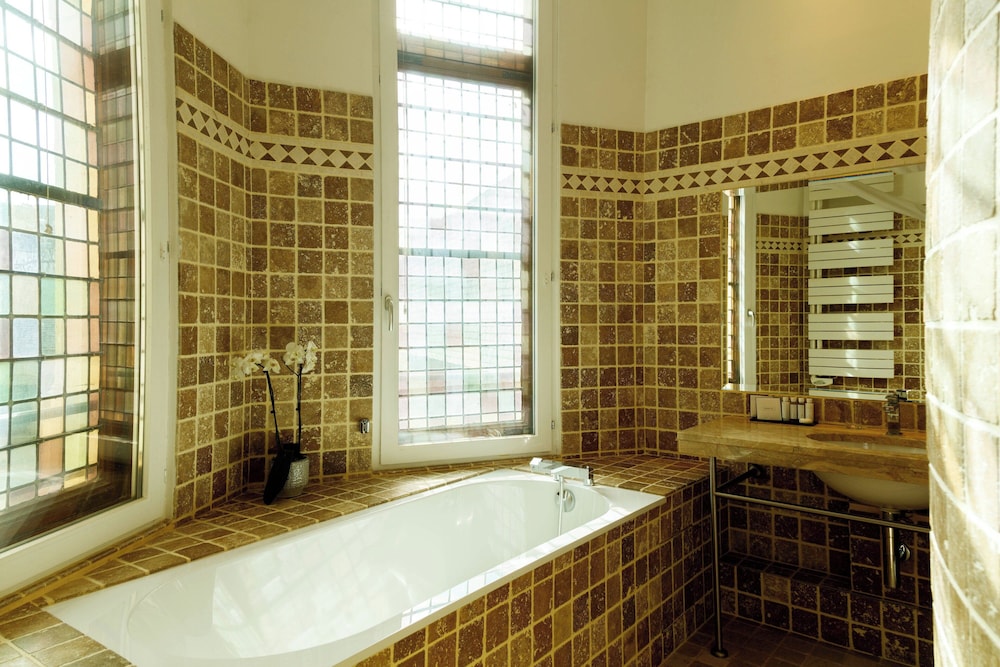 Prestige Suite - Photo 10