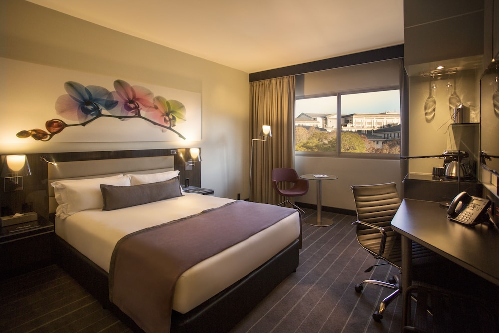 Luxury Room, 1 Queen Bed, Bathtub - Photo 2