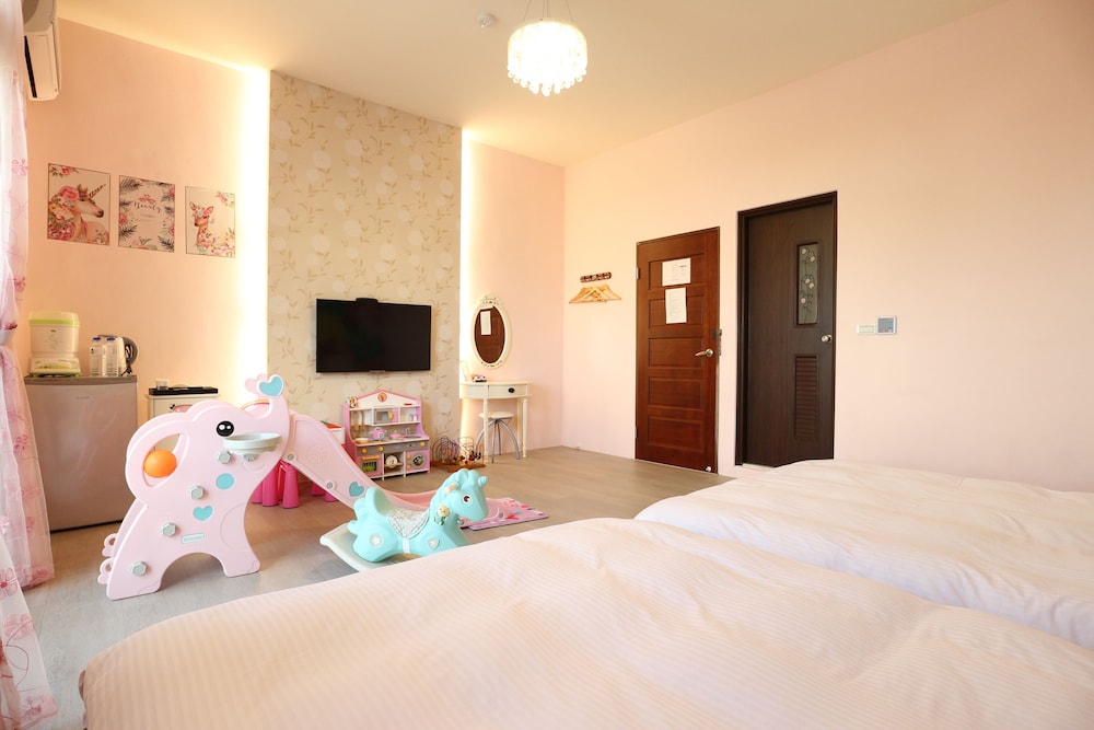 Signature Quadruple Room, 2 Double Beds, Non Smoking photo 3