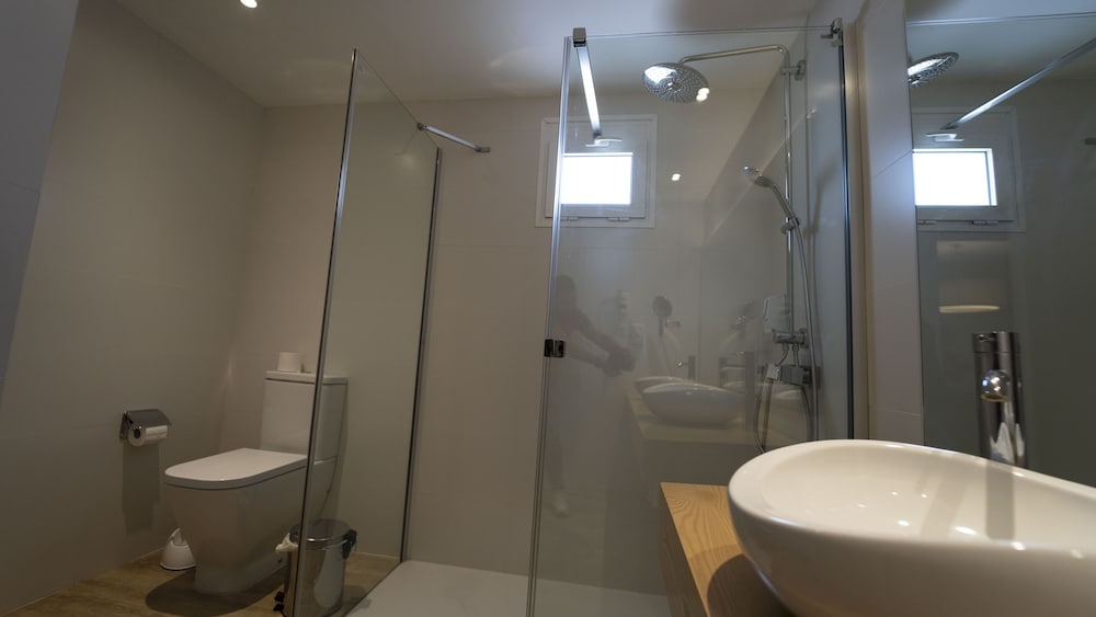Standard Double Room - Photo 3