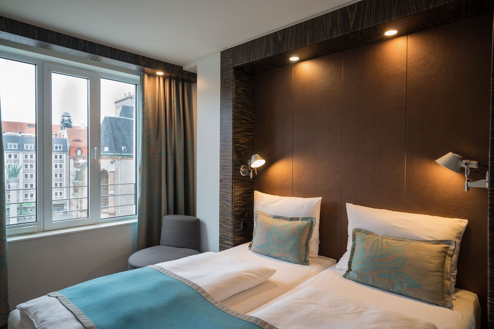 Standard Room, 1 King Bed photo 1