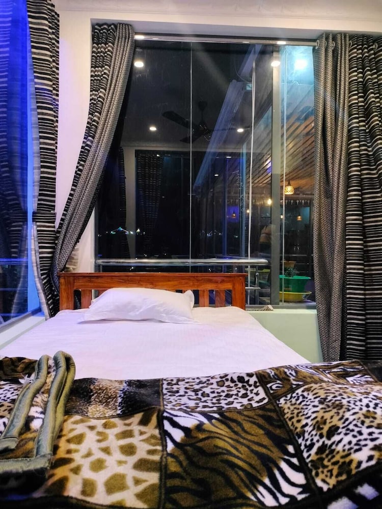 Deluxe Room, Hill View photo 1